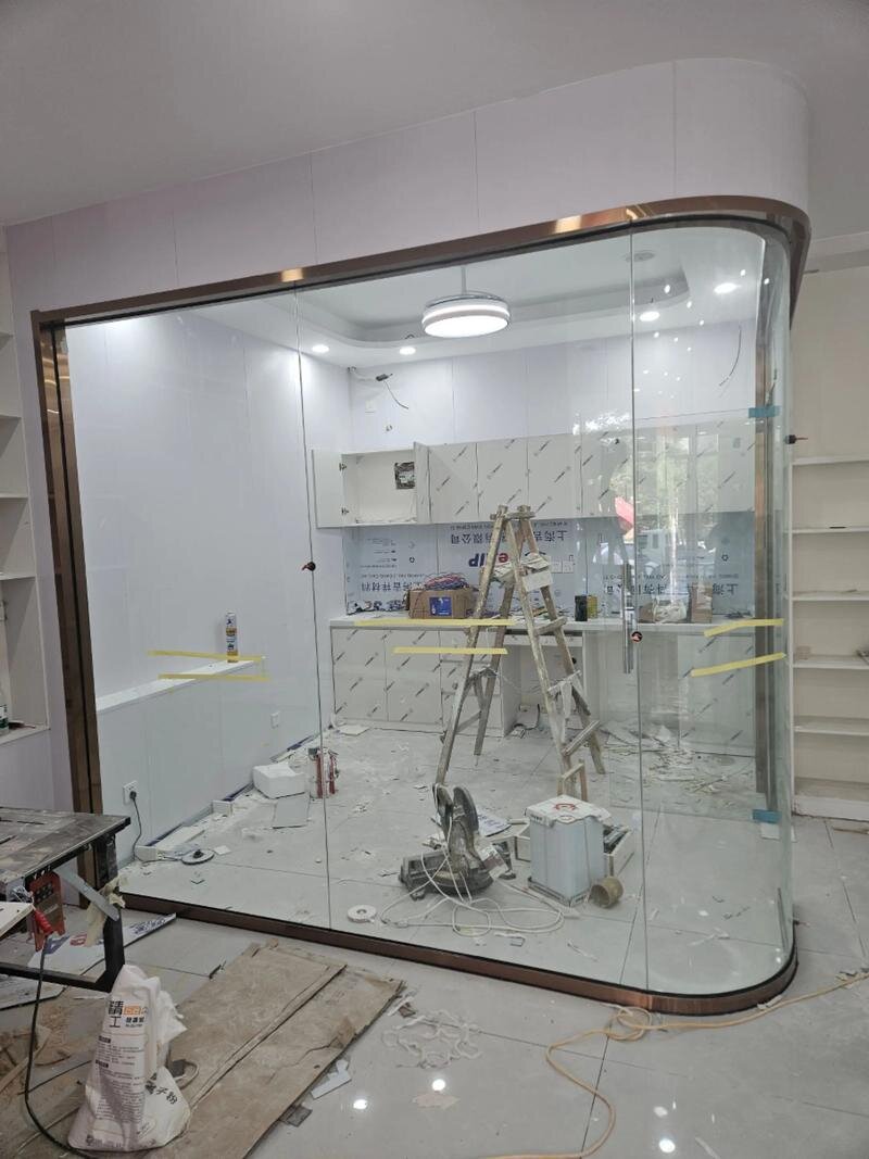 株洲市钢化玻璃异形展柜玻璃 - 哪里好